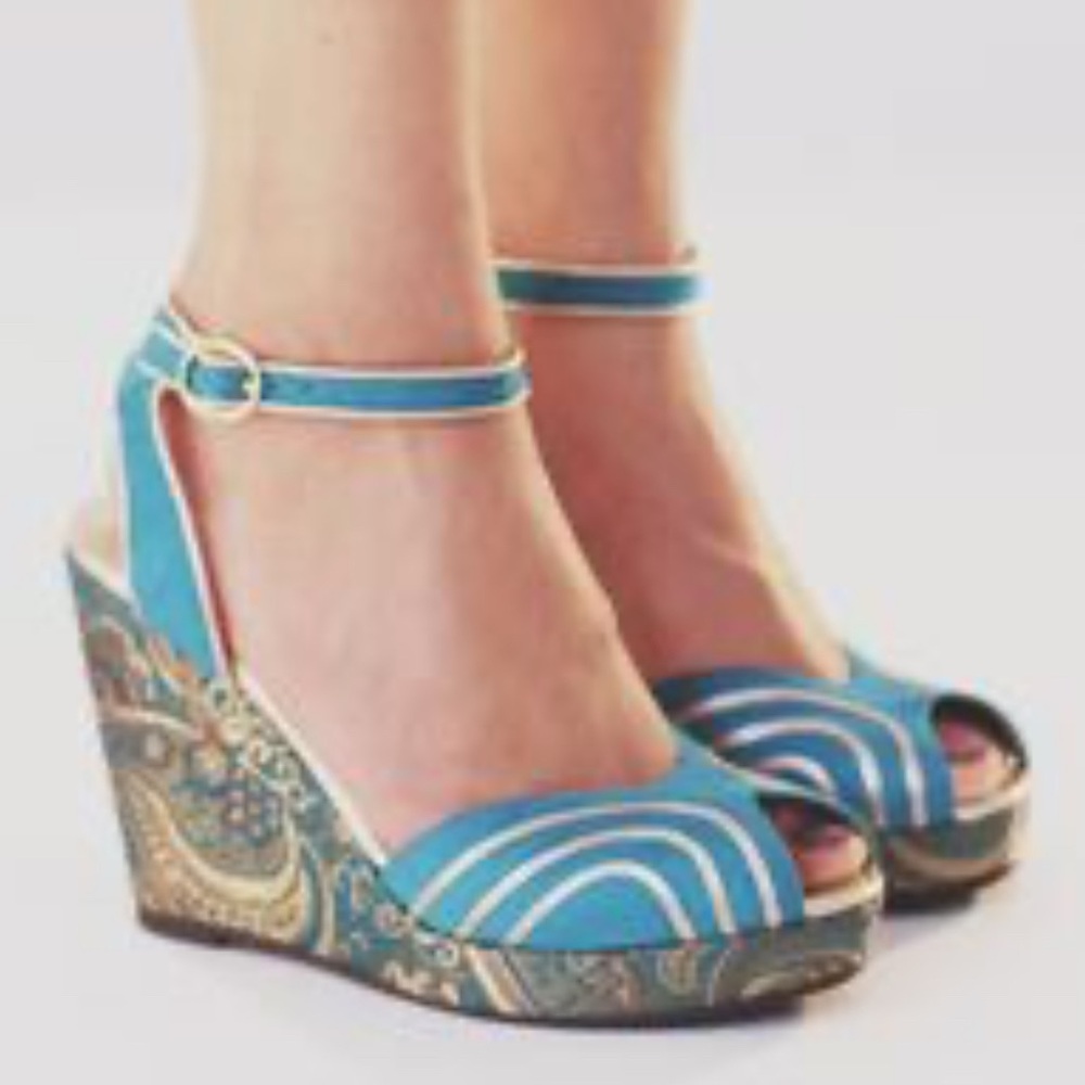 Because I Live on the Edge Shoes size 9